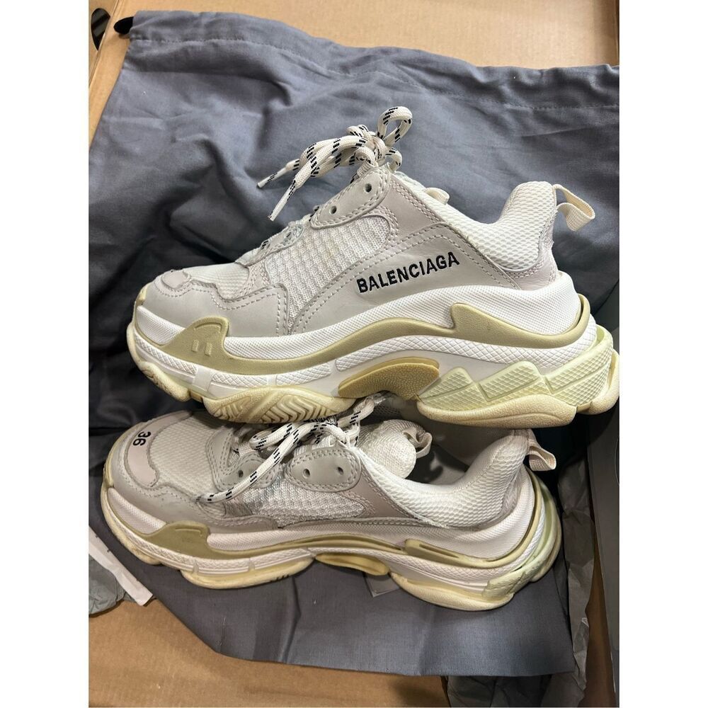 ✨CLOSET PURGE✨ Balenciaga triple s women’s sneaker EU36 US6